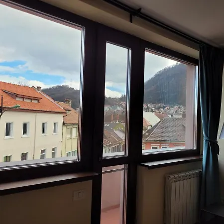 Ema's Vintage Spacious 2 Bedroom With Mountain View דירה *